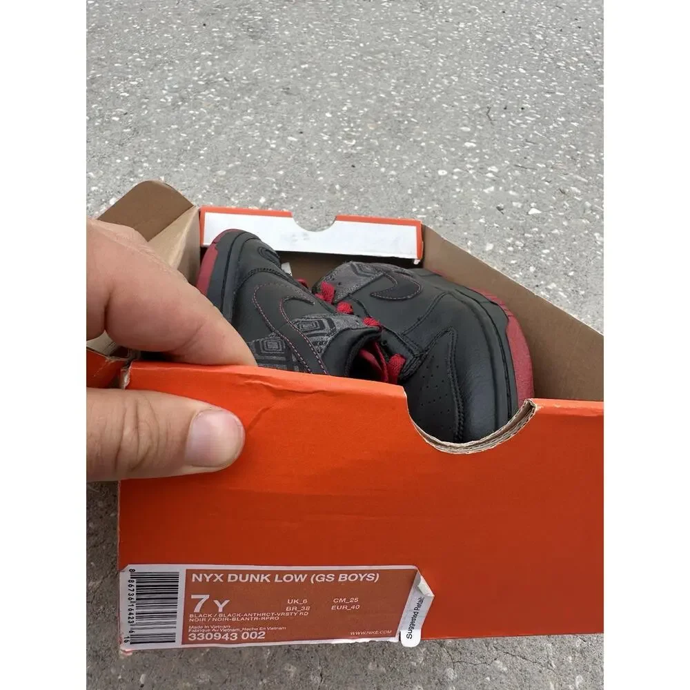 RARE nike dunks nyx black grey red size 7Y